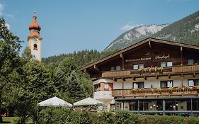 Dorfcafe Unken Hotelpension sWirtshaus im Dorf